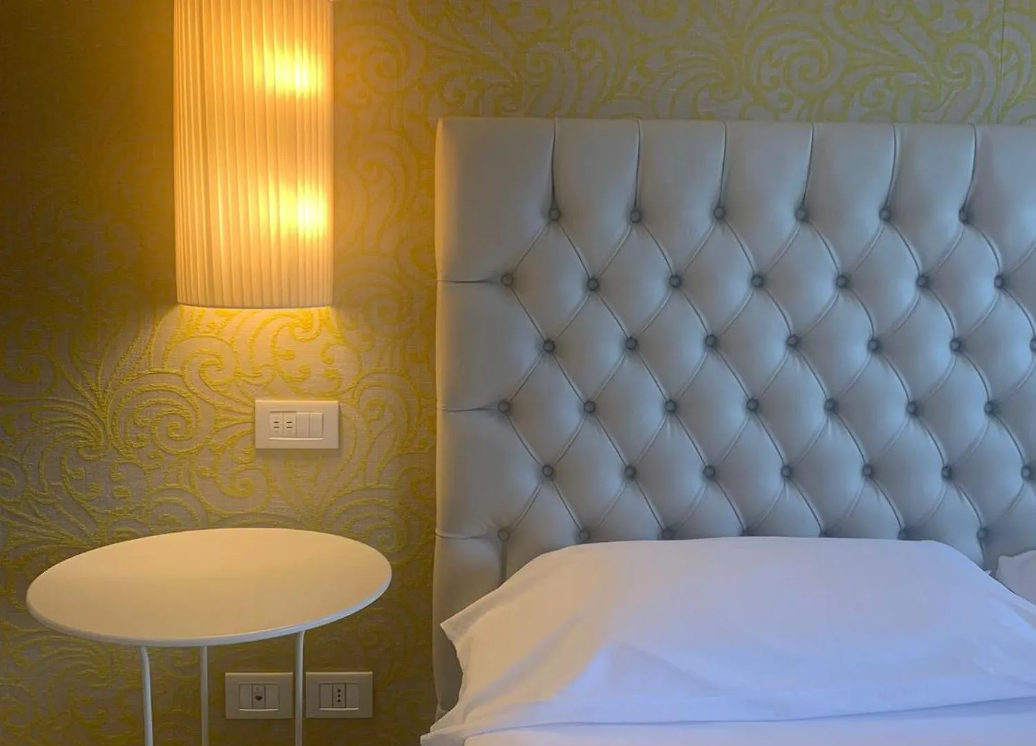 Nuova Opera Rooms Verona 2*,  Italien