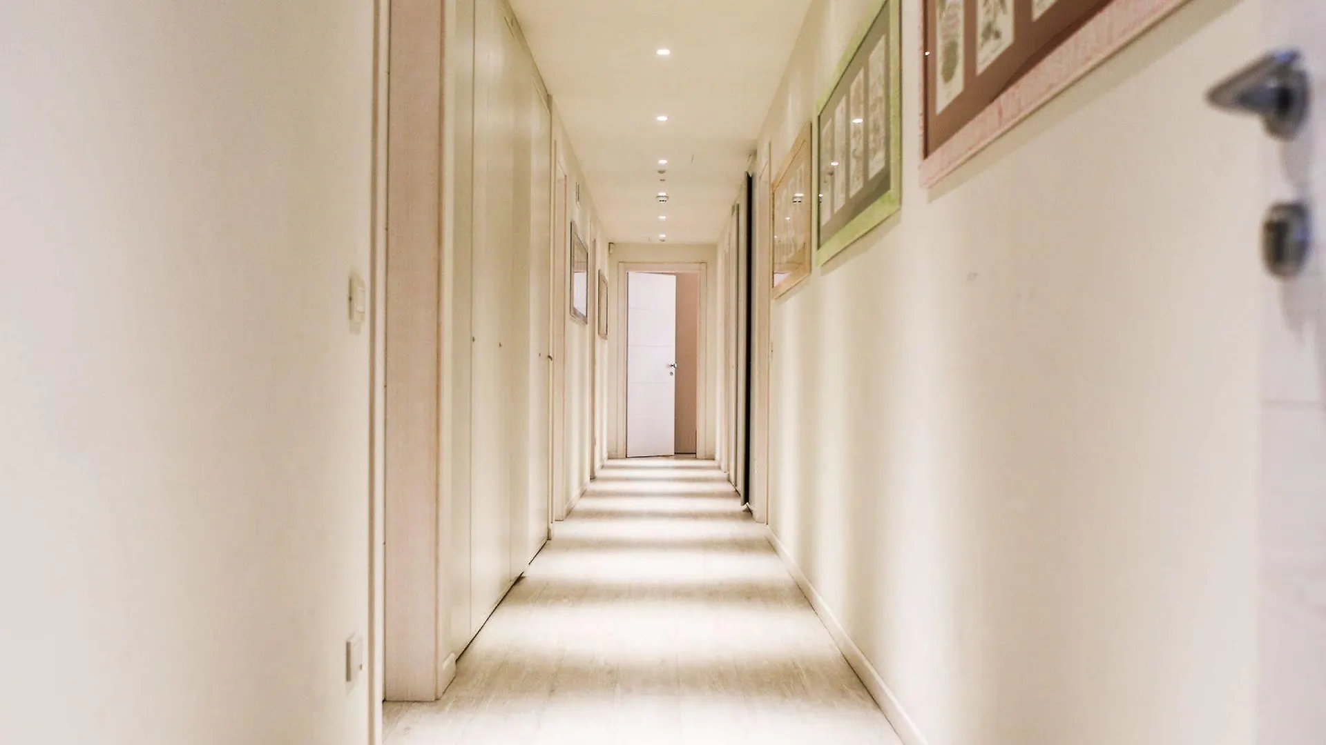 Nuova Opera Rooms Verona 2*,  Italy